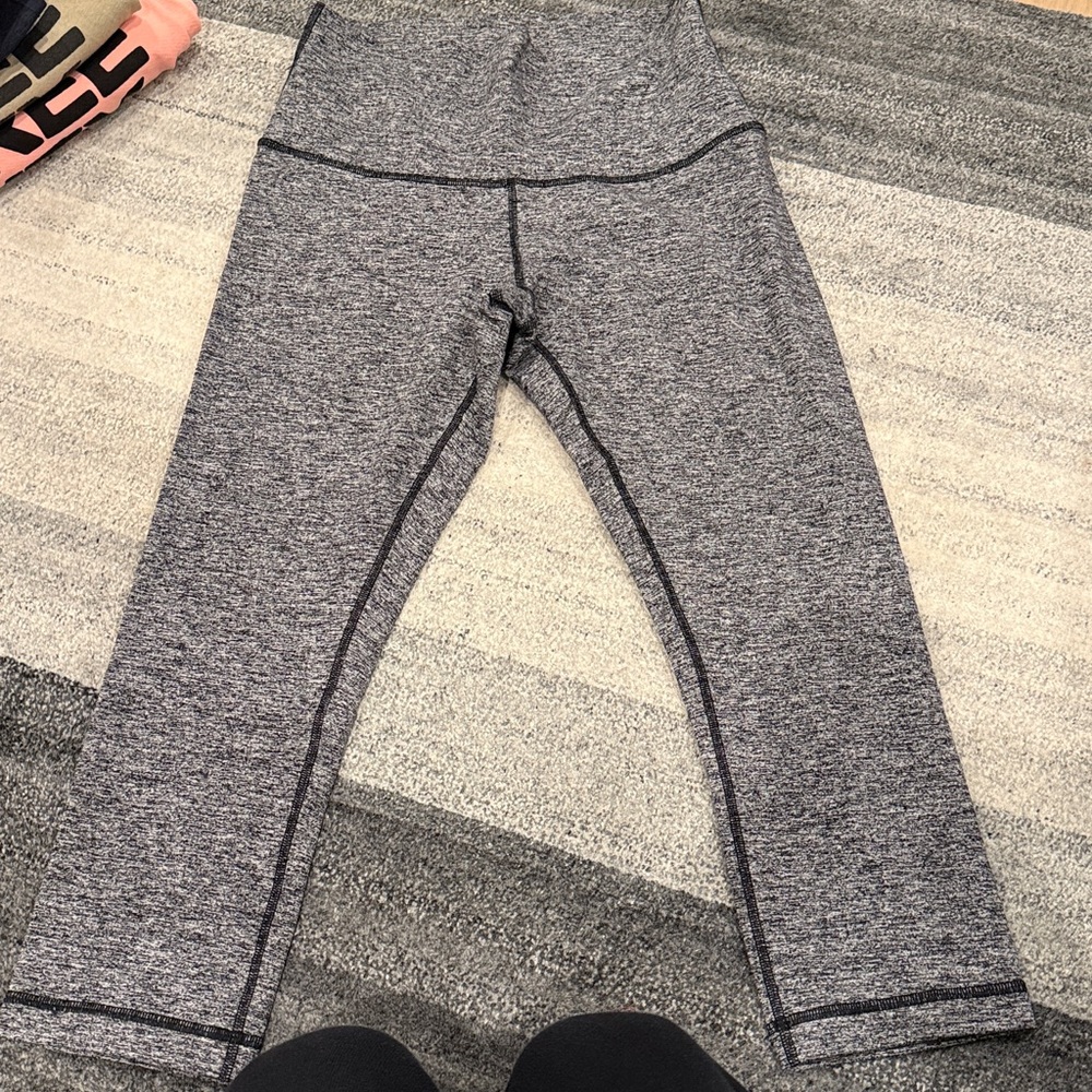 Gray Lulu Lemon Kapris